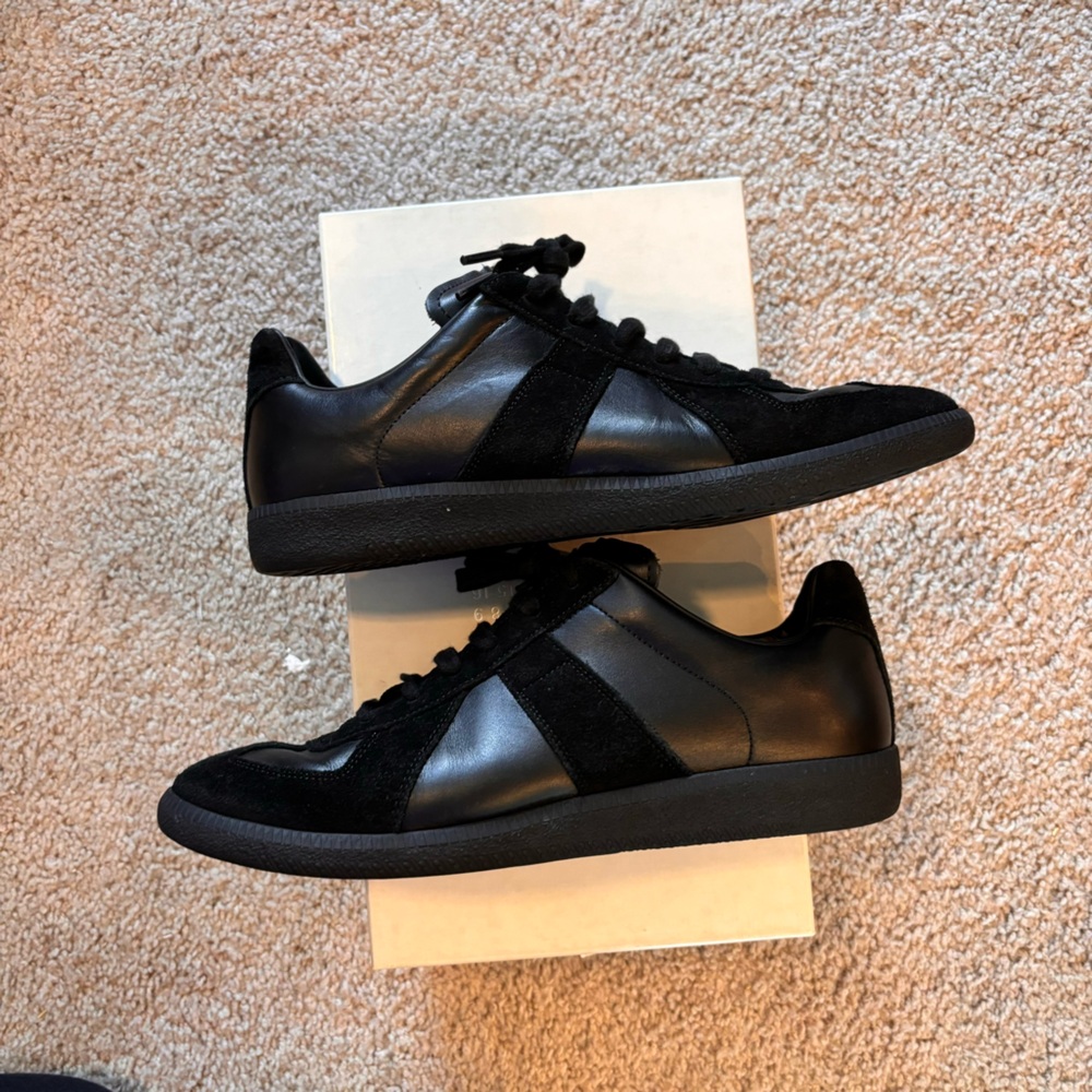 Black leather/suede Margiela Replica size: men 7.5, women 10